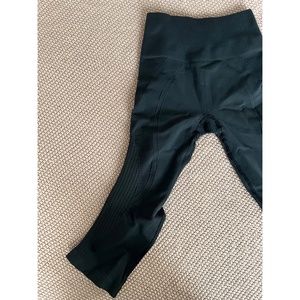 Lululemon High- Waist Flow and Go Cropped Legging